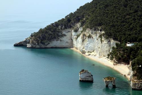 Baia Dei Faraglioni Beach Resort 