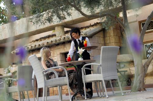 Golden Bay Beach Hotel 