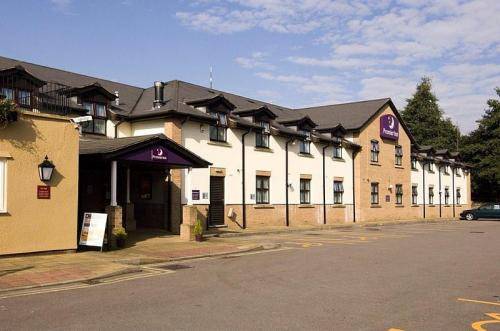 Premier Inn Cardiff West 