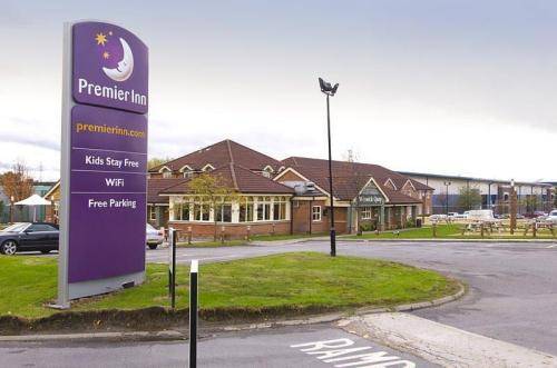 Premier Inn Warrington (A49, M62 J9) 