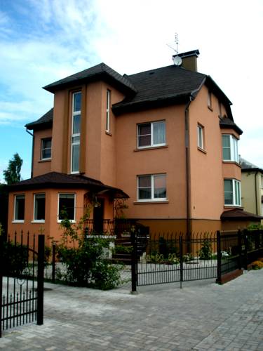 Klavdia Guesthouse 