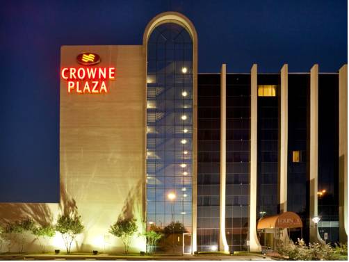 Crowne Plaza Suites Arlington 