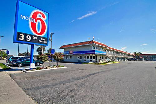 Motel 6 Fresno - Blackstone South 