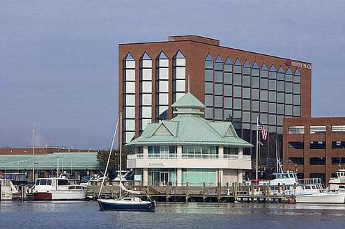 Crowne Plaza Hampton Marina 