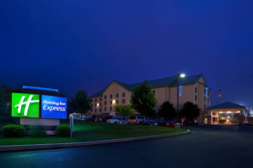 Holiday Inn Express Breezewood 