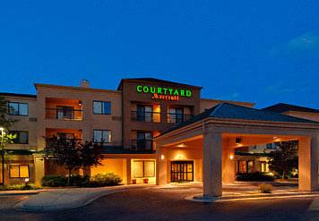 Courtyard Grand Rapids Airport 