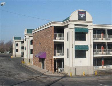 Knights Inn Lenexa 