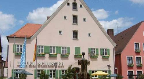 Hotel-Landgasthof Schuster 