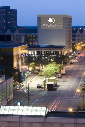 DoubleTree Suites by Hilton Minneapolis 