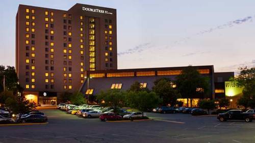 DoubleTree by Hilton Minneapolis Park Place 