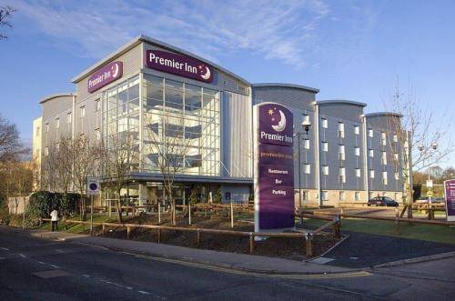 Premier Inn Watford Central 