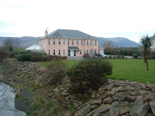 Brook Manor Lodge 