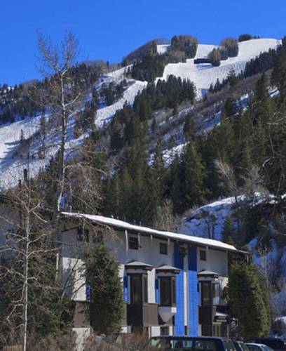 St Moritz Lodge and Condominiums 