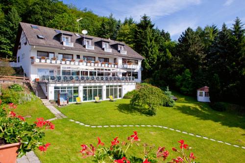 Waldhotel Wiesemann und Appartmenthaus Seeschwalbe am Edersee 