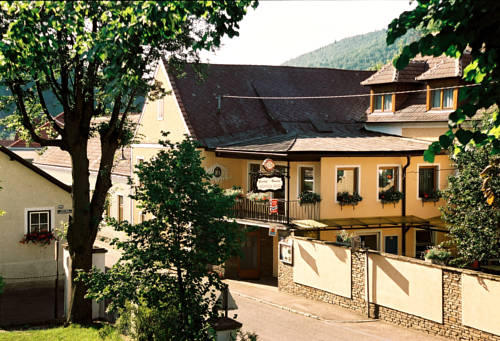 Gasthof-Pension Leopold Janu 