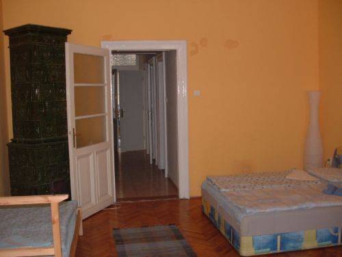 Ace Apartments & Hostel 