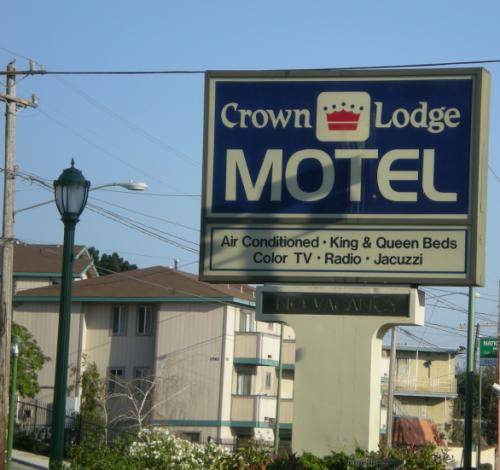 Crown Lodge Motel 