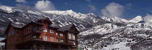 Capitol Peak Lodge 