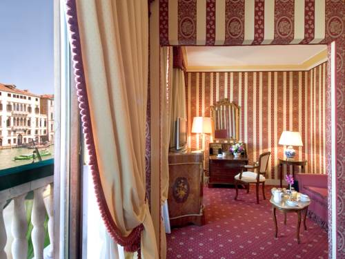 Palazzo Sant'Angelo sul Canal Grande 