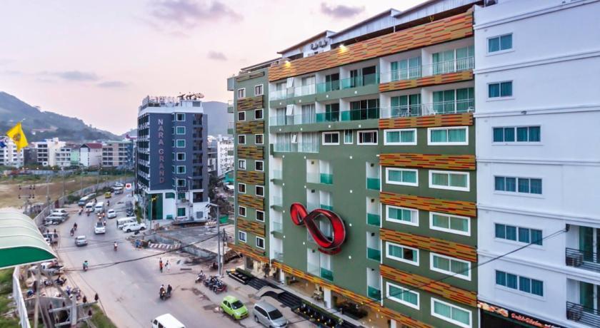 Patong Holiday Hotel 芭东假日酒店