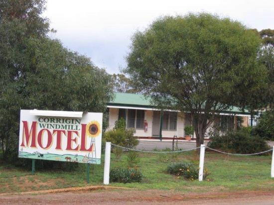  Corrigin Windmill Motel  