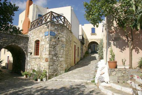 Arolithos Traditional Village Hotel 