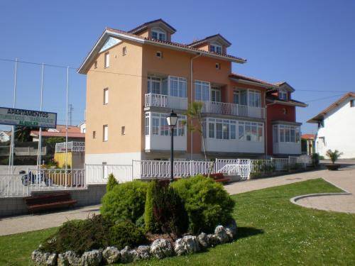 Apartamentos Bañugues 