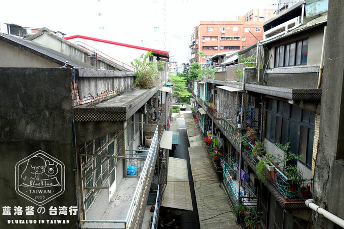 阳台外的小巷~~