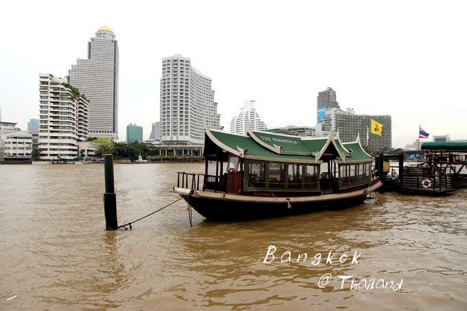 酒店的shuttle boat，来来回回，坐了很多趟